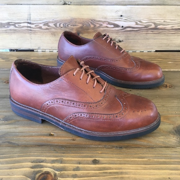 bass wingtip shoes
